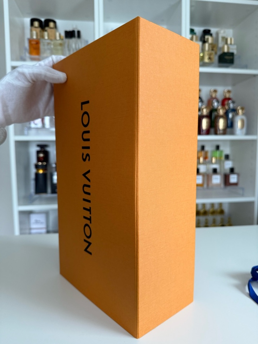 Louis Vuitton Orange Gift Box with matching accessories - Picture 4 of 16